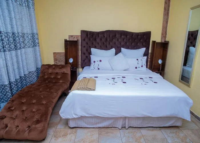 Uphondo Lodge